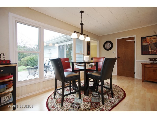 240 Lafayette Ln, Hoffman Estates, IL 60169 photo 6
