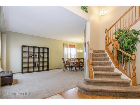 10338 Brighton Ln, Huntley, IL 60142 photo 2