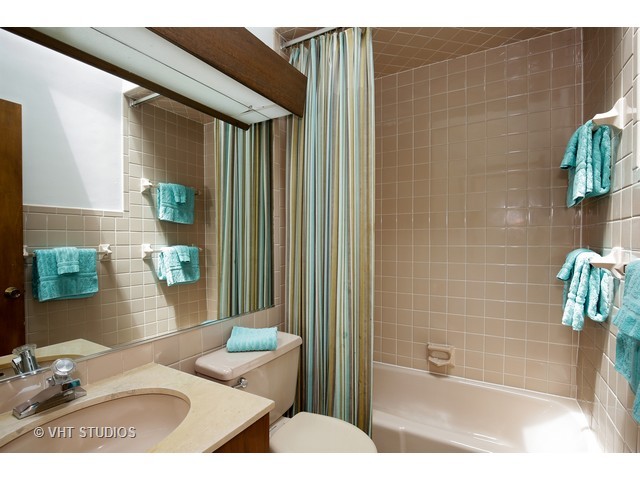 445 Hazel Dr, Elgin, IL 60123 photo 13