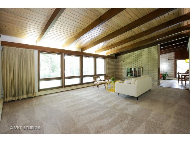 445 Hazel Dr, Elgin, IL 60123 photo 2