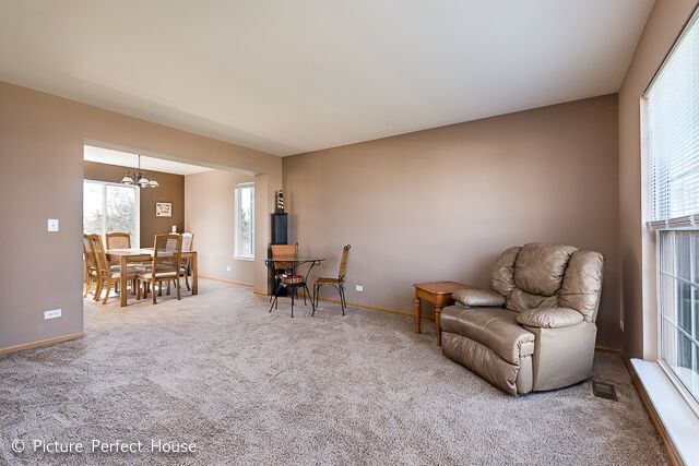3410 Veronica St, Plano, IL 60545 photo 2