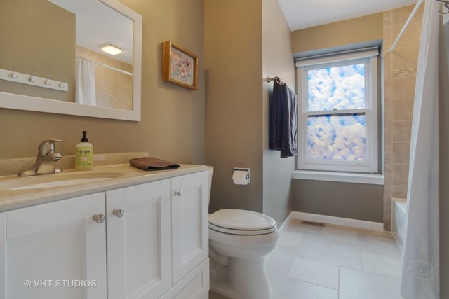 1245 John Dr, Hoffman Estates, IL 60169 photo 17