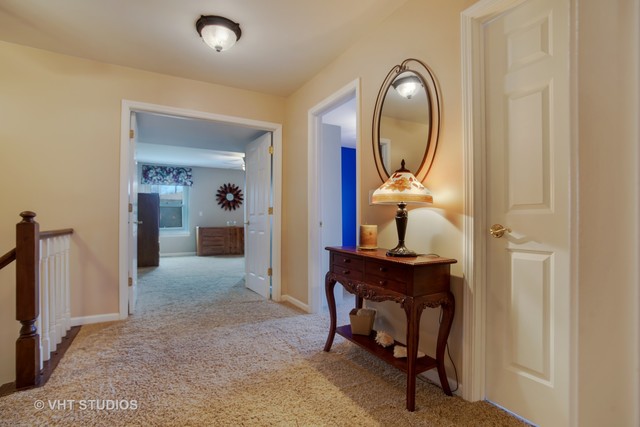 1245 John Dr, Hoffman Estates, IL 60169 photo 13
