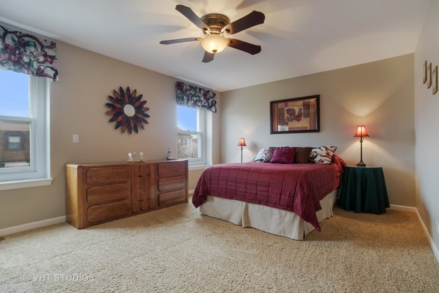 1245 John Dr, Hoffman Estates, IL 60169 photo 14