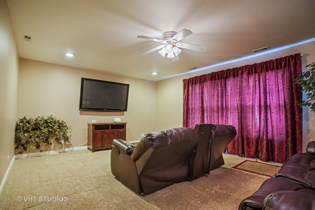 1245 John Dr, Hoffman Estates, IL 60169 photo 20