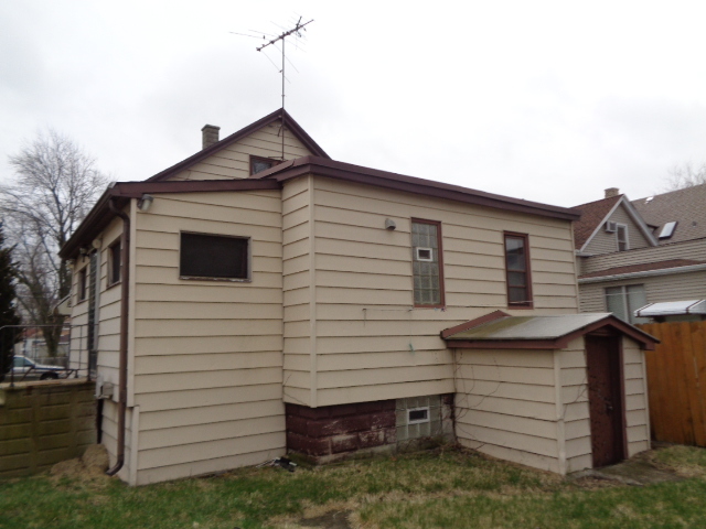 3037 E 138th Pl, Burnham, IL 60633 photo 2