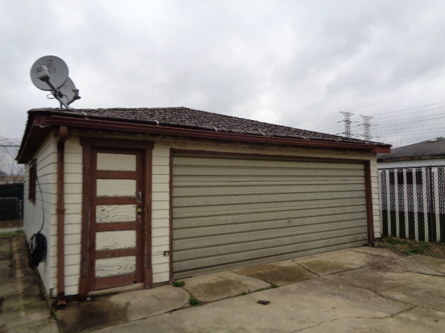 3037 E 138th Pl, Burnham, IL 60633 photo 3