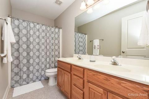 2568 Crestview Dr, Aurora, IL 60502 photo 21