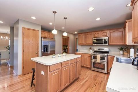 2568 Crestview Dr, Aurora, IL 60502 photo 9