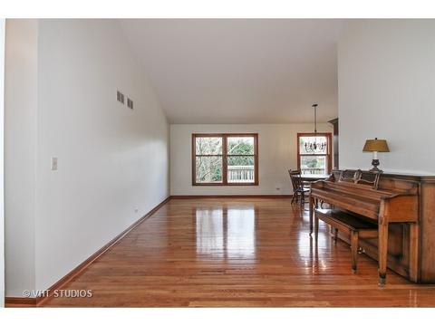 732 Laurel Ln, Cary, IL 60013 photo 3