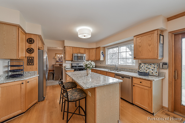 1127 Casa Solana Dr, Wheaton, IL 60189 photo 9