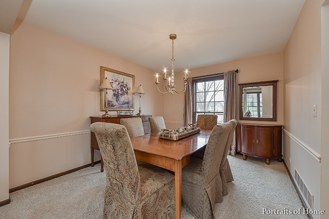 1127 Casa Solana Dr, Wheaton, IL 60189 photo 4