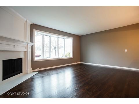429 S Rush St, Itasca, IL 60143 photo 2