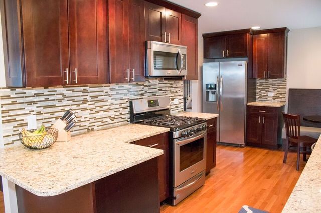 8938 Forestview Rd, Evanston, IL 60203 photo 2