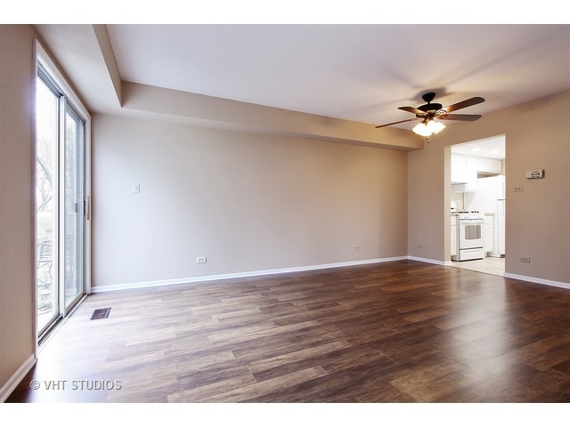 381 Grissom Ct, Hoffman Estates, IL 60169 photo 3