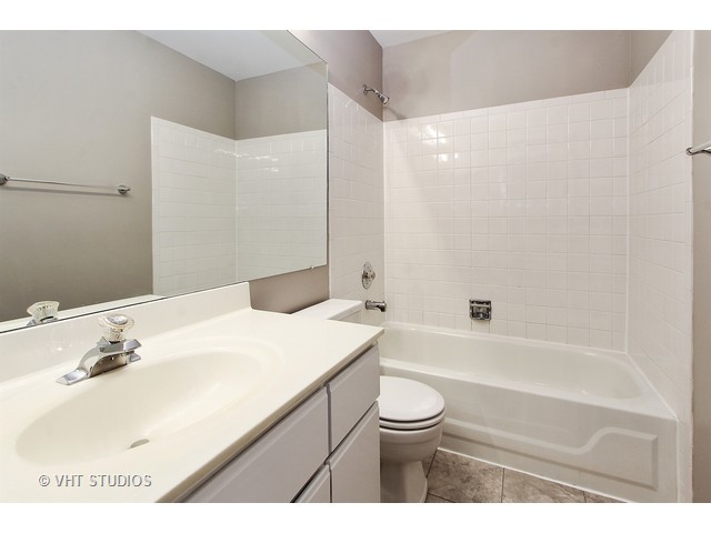 381 Grissom Ct, Hoffman Estates, IL 60169 photo 10