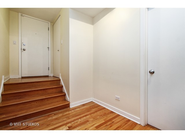 1021 E 46th St #GN, Chicago, IL 60653 photo 2
