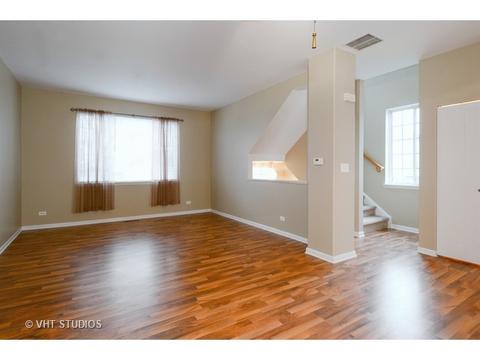 2429 Oakfield Dr, Aurora, IL 60503 photo 2