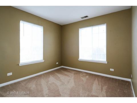 2429 Oakfield Dr, Aurora, IL 60503 photo 11