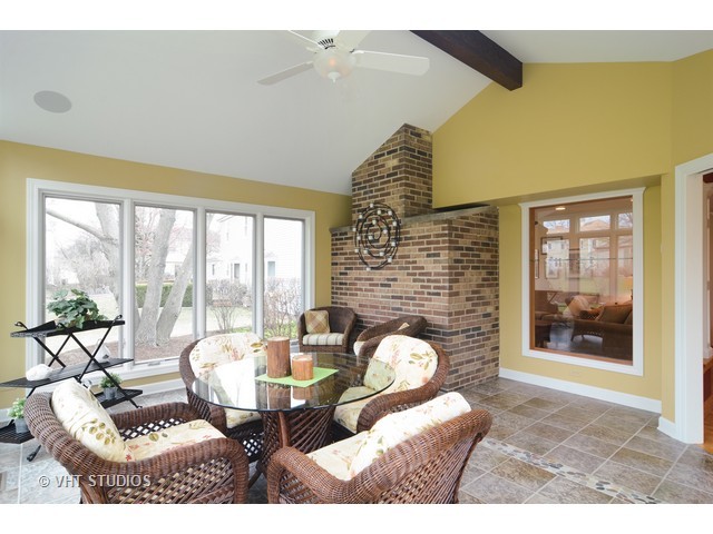3850 Bordeaux Dr, Hoffman Estates, IL 60192 photo 13