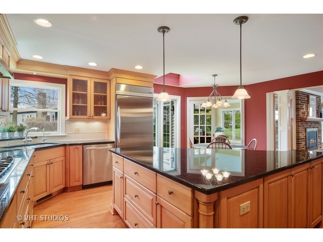 3850 Bordeaux Dr, Hoffman Estates, IL 60192 photo 8