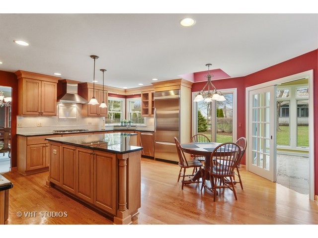 3850 Bordeaux Dr, Hoffman Estates, IL 60192 photo 9