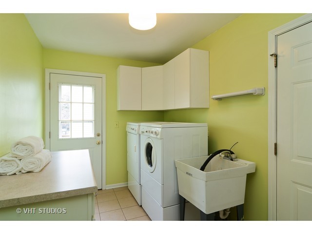 3850 Bordeaux Dr, Hoffman Estates, IL 60192 photo 21