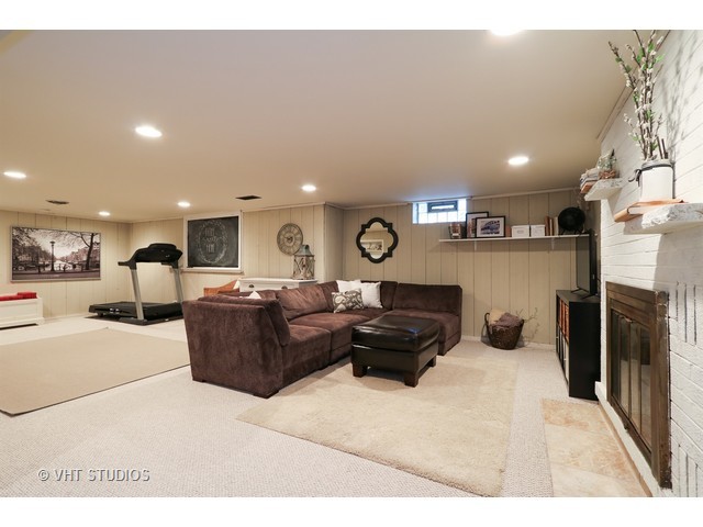 116 S Mt Prospect Rd, Mount Prospect, IL 60056 photo 7