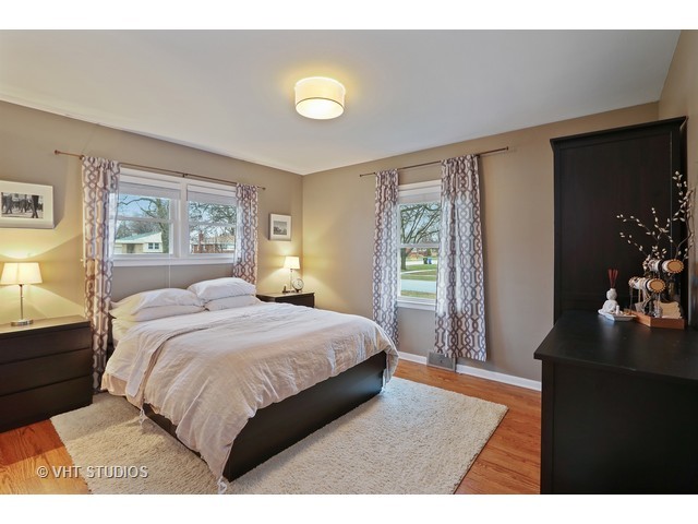 116 S Mt Prospect Rd, Mount Prospect, IL 60056 photo 8