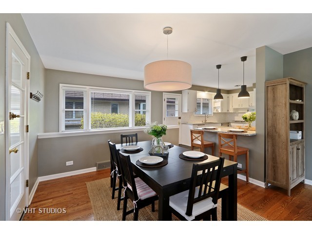 116 S Mt Prospect Rd, Mount Prospect, IL 60056 photo 5