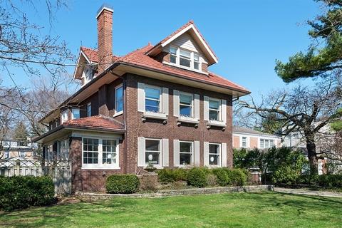 920 Edgemere Ct, Evanston, IL 60202 photo 1