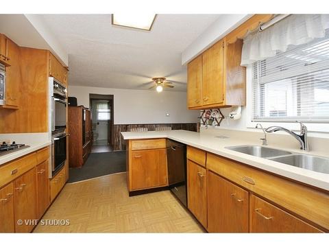 49 N Lynn Ct, Kankakee, IL 60901 photo 3