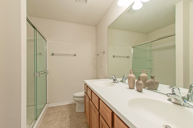 307 Devoe Dr, Oswego, IL 60543 photo 9