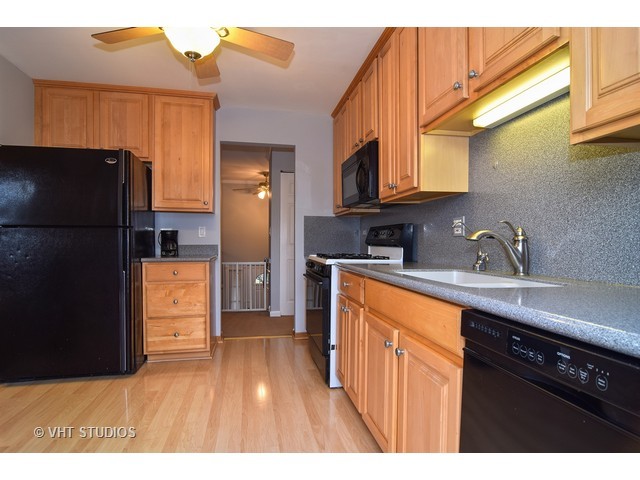 247 Ord Ct, Bartlett, IL 60103 photo 3
