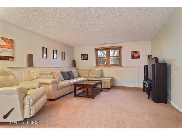 247 Ord Ct, Bartlett, IL 60103 photo 11