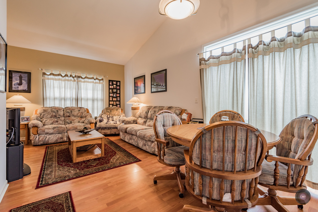 1107 Burns Ln, Minooka, IL 60447 photo 6