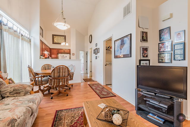 1107 Burns Ln, Minooka, IL 60447 photo 4