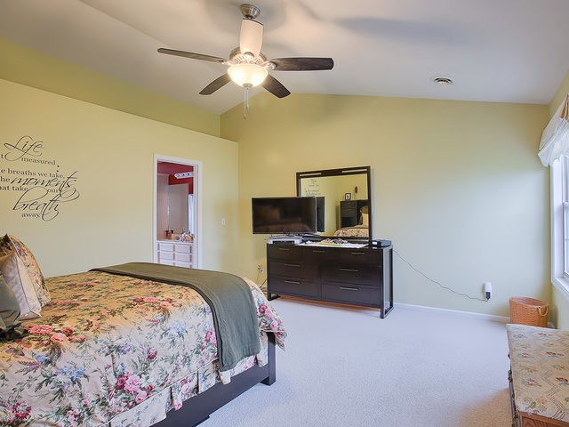 511 E Tomaras Ave, Savoy, IL 61874 photo 17