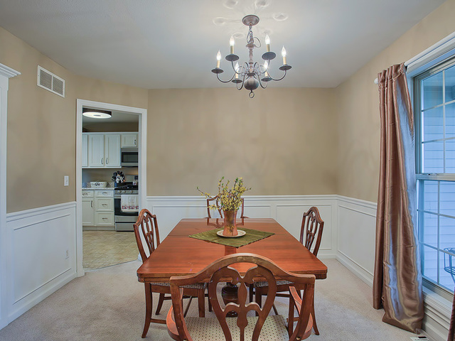 511 E Tomaras Ave, Savoy, IL 61874 photo 7