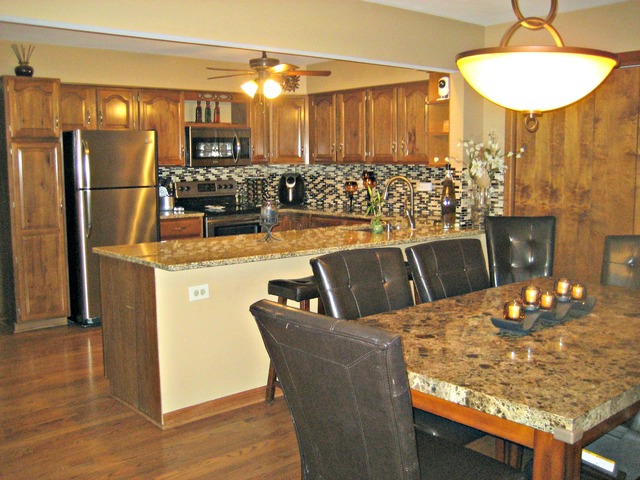989 Balsam Ln, Bartlett, IL 60103 photo 5