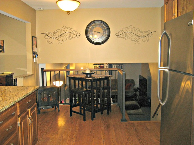 989 Balsam Ln, Bartlett, IL 60103 photo 9