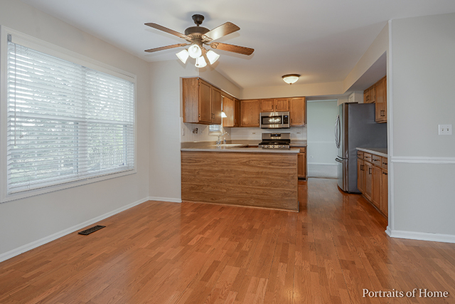 2336 Meadowview Ct, Aurora, IL 60502 photo 8
