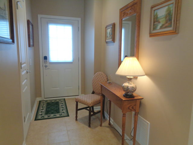 843 Butterfly Field Dr, Elgin, IL 60124 photo 2