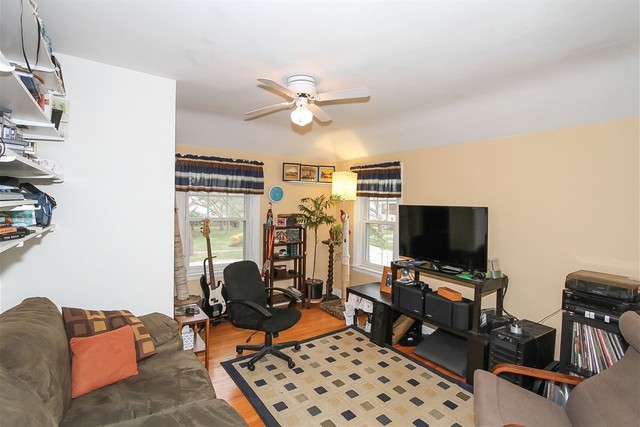 349 Harding Ave, Des Plaines, IL 60016 photo 18