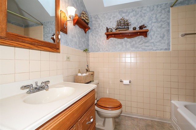 349 Harding Ave, Des Plaines, IL 60016 photo 17