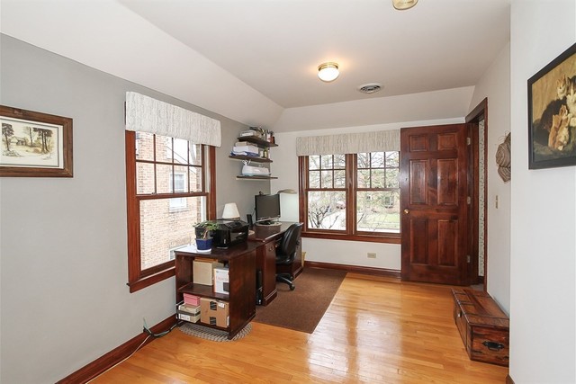 349 Harding Ave, Des Plaines, IL 60016 photo 13