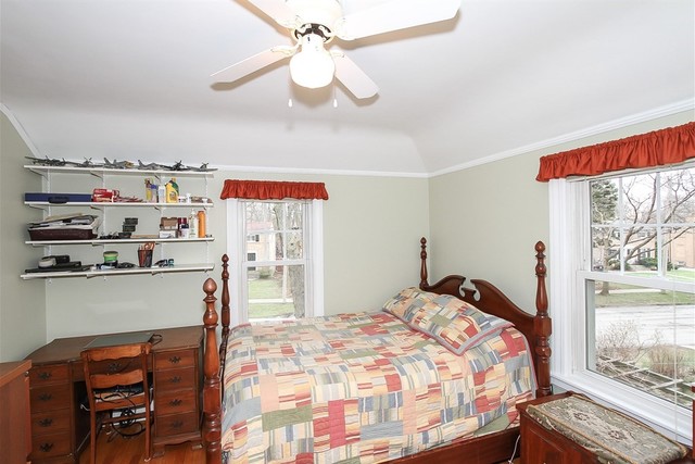 349 Harding Ave, Des Plaines, IL 60016 photo 15