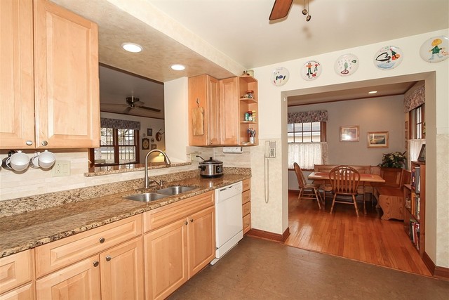 349 Harding Ave, Des Plaines, IL 60016 photo 7