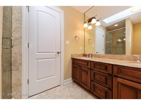356 Trinity Ln, Oak Brook, IL 60523 photo 19