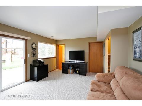 120 Springbrook Ct, Mchenry, IL 60050 photo 11